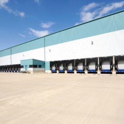 Outdoor Clothing Retailer Agrees 350,000 sq ft Deal