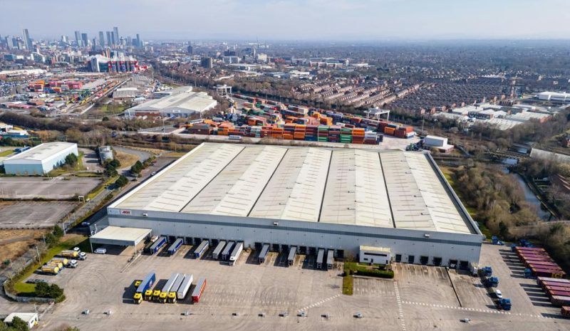 OXW333, Trafford Park, Manchester, Greater Manchester