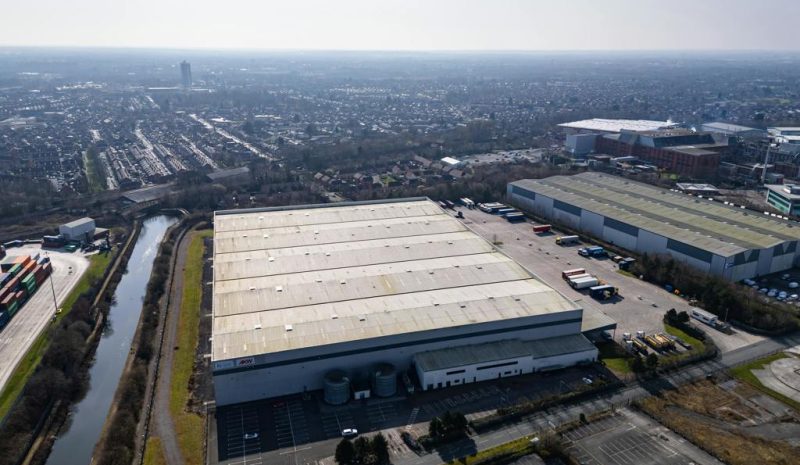 OXW333, Trafford Park, Manchester, Greater Manchester