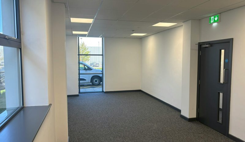Unit P17, Heywood Distribution Park, Heywood, Greater Manchester, OL10 2TT